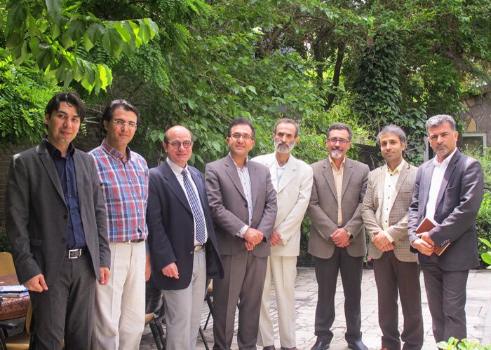 اعضای پژوهشکده میزبان دکتر فرانکو