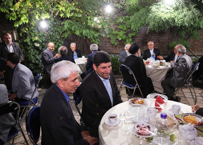 دکتر هاشمی، دکتر ابراهیم آبادی