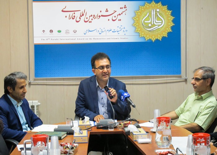 مسئولین دبیرخانه جشنواره فارابی