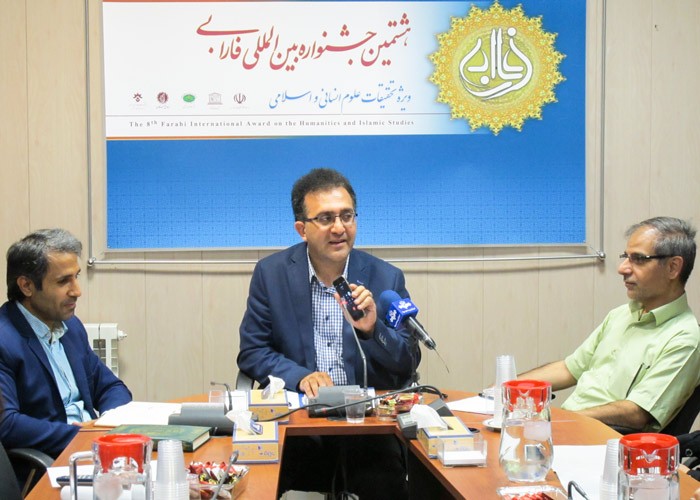 ارتباط تلفنی با دکتر سید ضیاء هاشمی